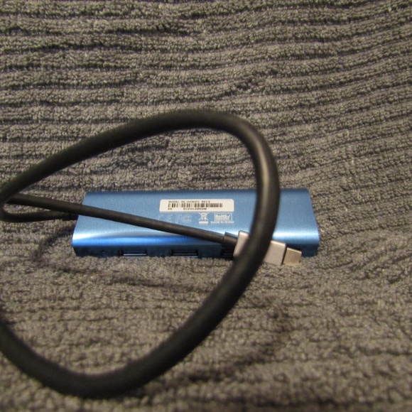 UH3047C SuperSpeed USB-C to USB3.0 4 Port Aluminum HUB Model: WL-UH3047C - Picture 9 of 10